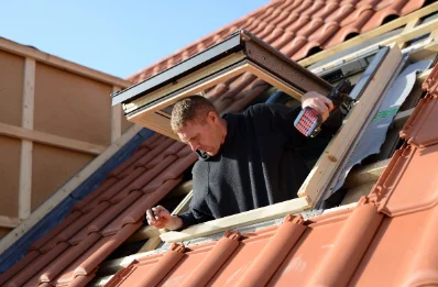 Pose de fenêtres de toit Velux à Motey-Besuche